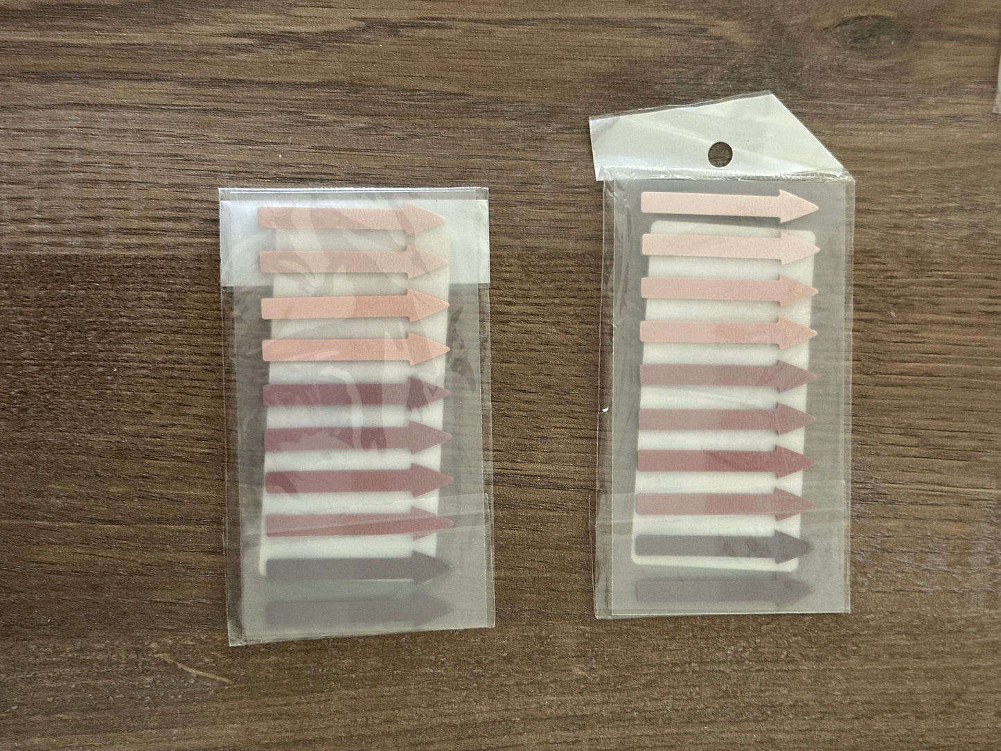 Nude arrows tabs