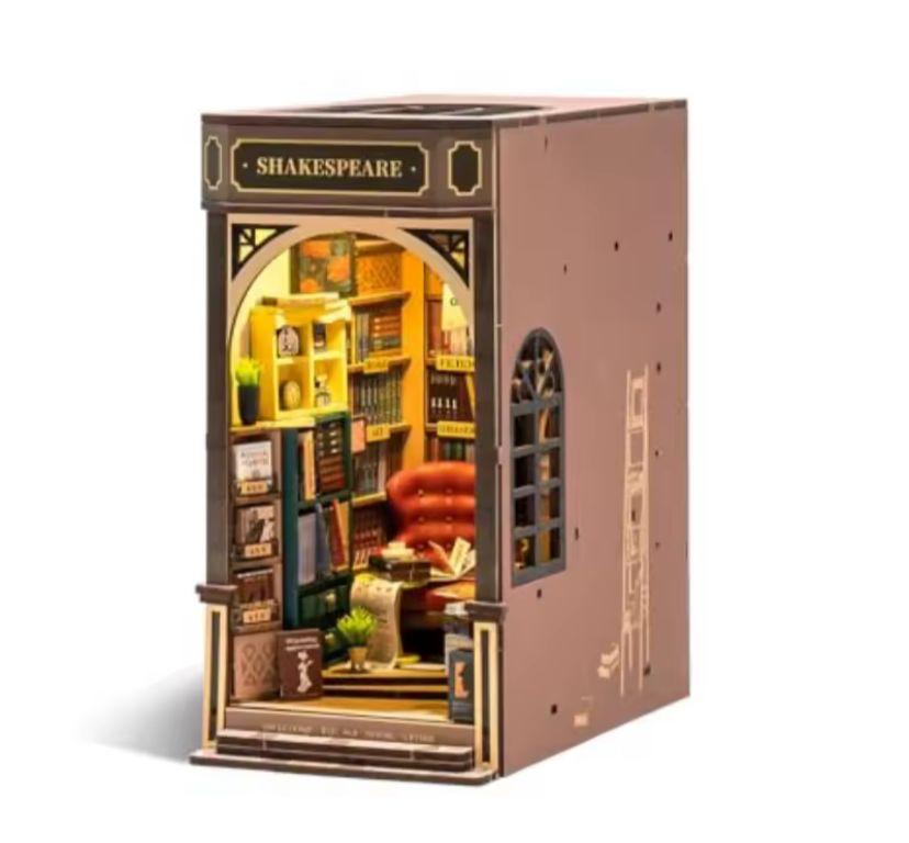 Shakespeare book nook